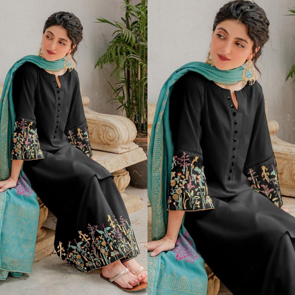 SC-882 Black Embroidered Dhanak 3pc Wt
