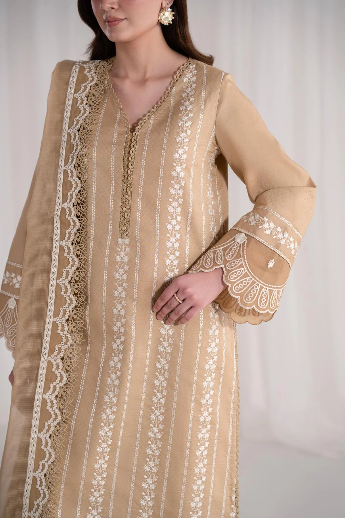 Eid Collection Akbar Aslam RL-138 Lawn Embroidered 3Pc