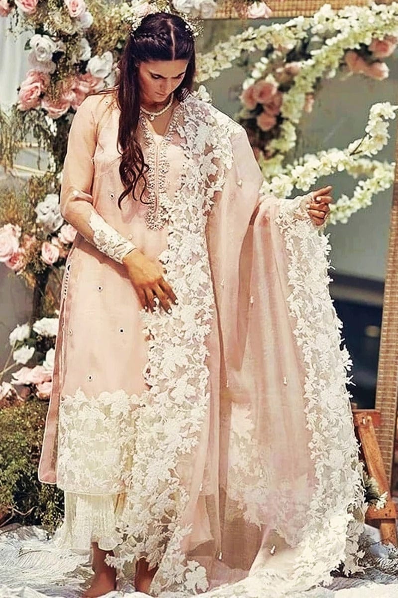 Sapphire D-640 Lawn Embroidered 3pc